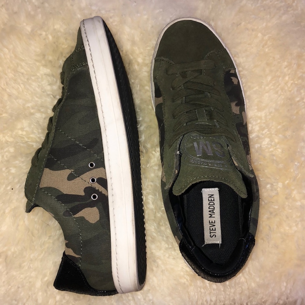 Steve Madden Blast Sneaker